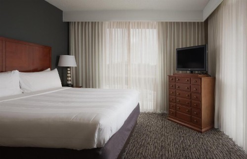 Key Bridge Marriott - image 2