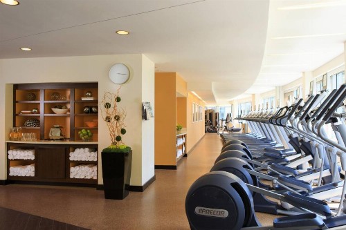 Renaissance Arlington Capital View Hotel - image 35