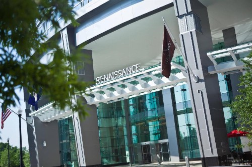 Renaissance Arlington Capital View Hotel - image 4