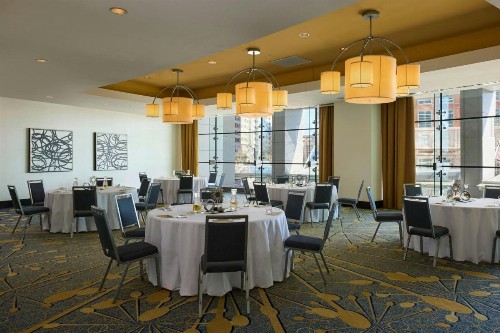 Renaissance Arlington Capital View Hotel - image 42