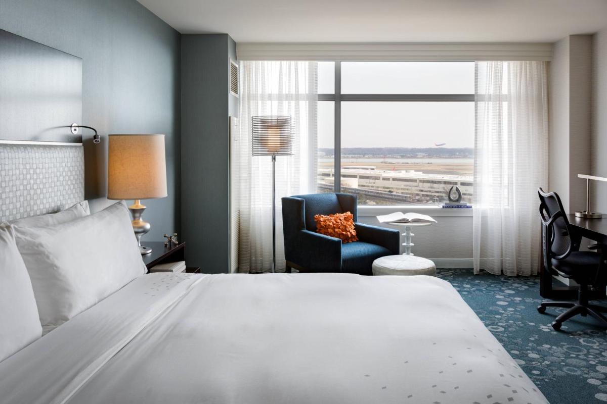 Renaissance Arlington Capital View Hotel - image 6
