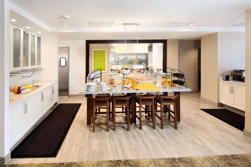 Hilton Garden Inn Reagan National Airport - image 6