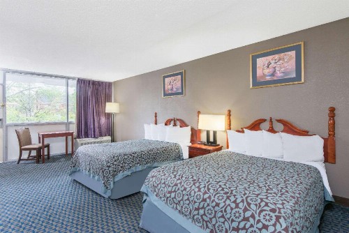 Days Inn by Wyndham Arlington Pentagon - image 11