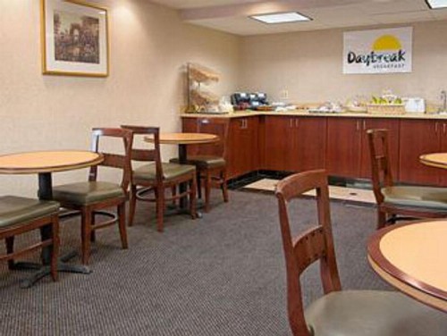 Days Inn by Wyndham Arlington Pentagon - image 17