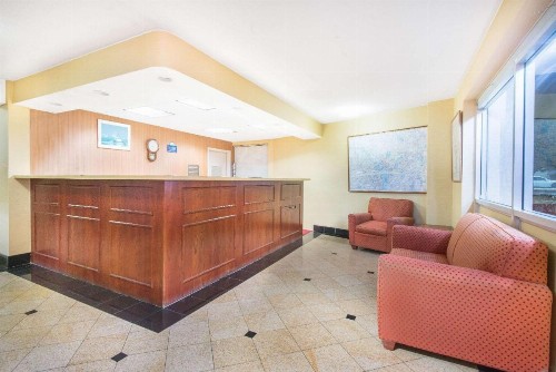 Days Inn by Wyndham Arlington Pentagon - image 2
