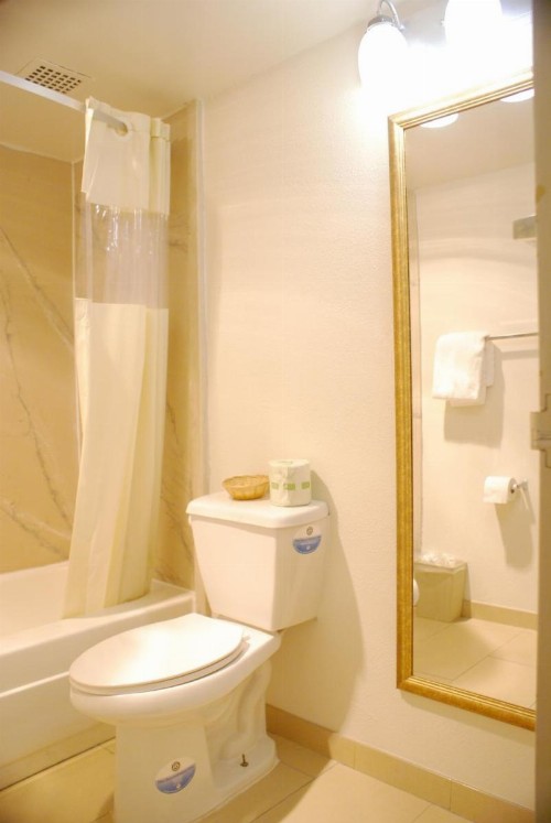 Days Inn by Wyndham Arlington Pentagon - image 21