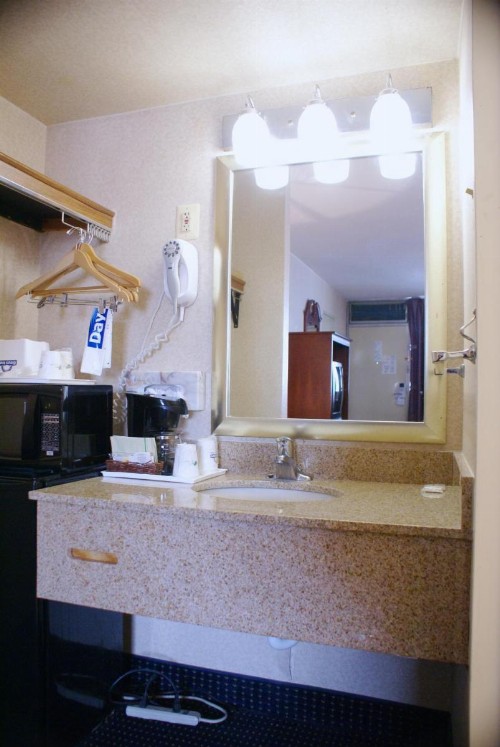 Days Inn by Wyndham Arlington Pentagon - image 22