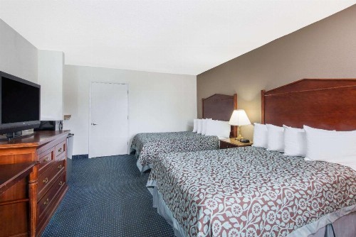 Days Inn by Wyndham Arlington Pentagon - image 6