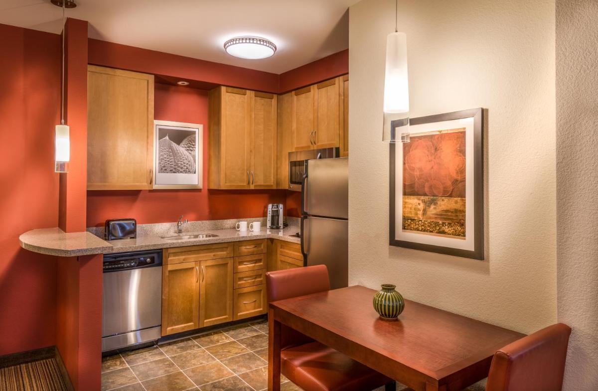 Residence Inn by Marriott Arlington Ballston - image 4