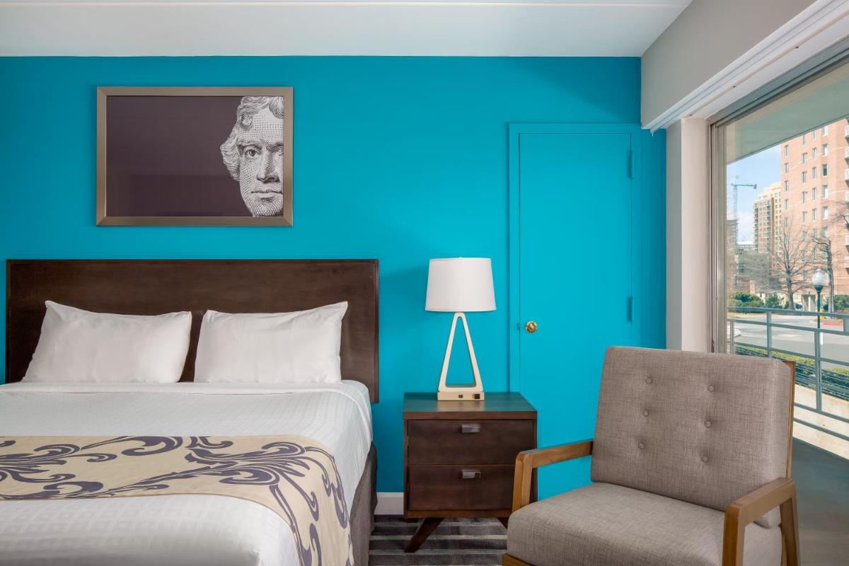 Americana Hotel - image 5