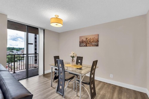 Arlington Fully Furnished Apartments in Crystal City - image 11