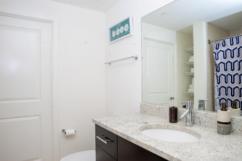 Arlington Fully Furnished Apartments in Crystal City - image 24