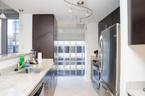 Arlington Fully Furnished Apartments in Crystal City - image 28