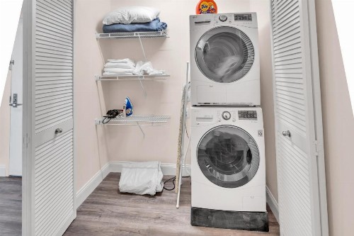 Arlington Fully Furnished Apartments in Crystal City - image 35