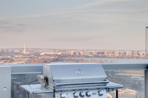 Arlington Fully Furnished Apartments in Crystal City - image 37