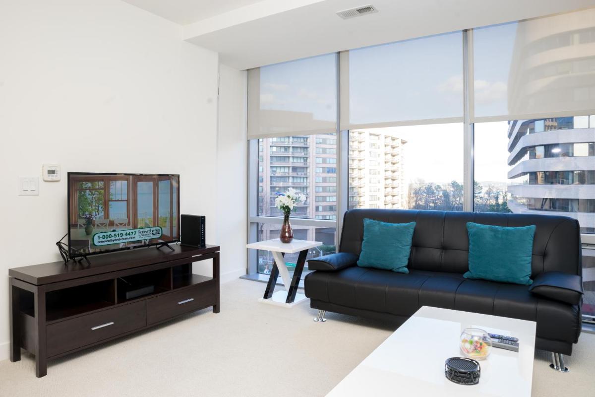 Arlington Fully Furnished Apartments in Crystal City - image 7