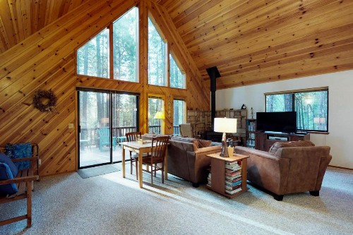 Sherwood Bear Cabin - image 6