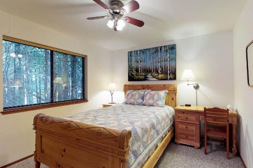 Sherwood Bear Cabin - image 9