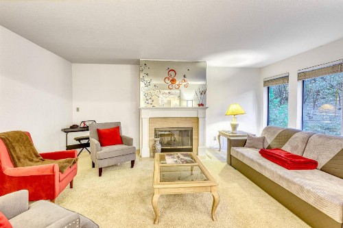 R and R Place - image 10