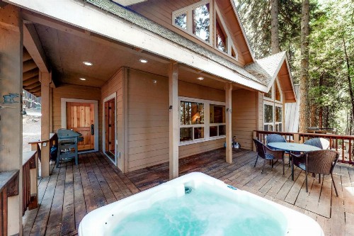 Pine Tree Lodge
