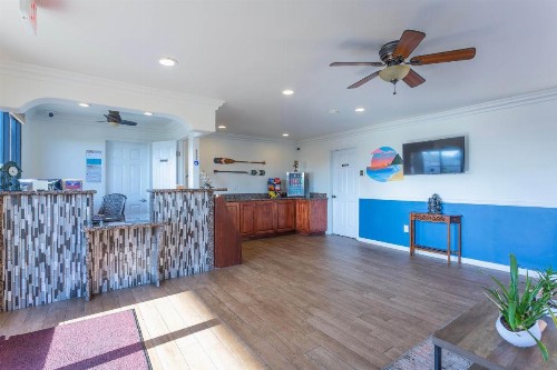 Aloha Inn - image 11