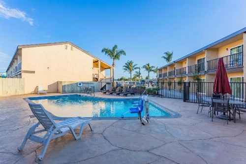 Aloha Inn - image 18
