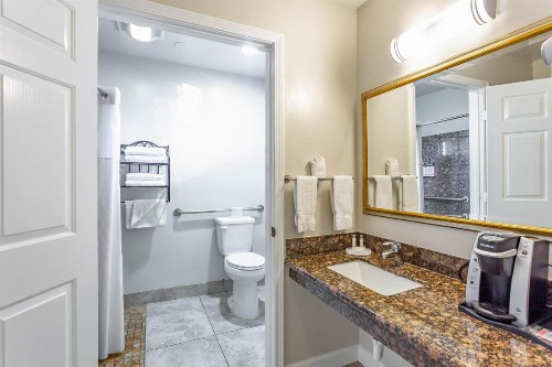 Aloha Inn - image 5