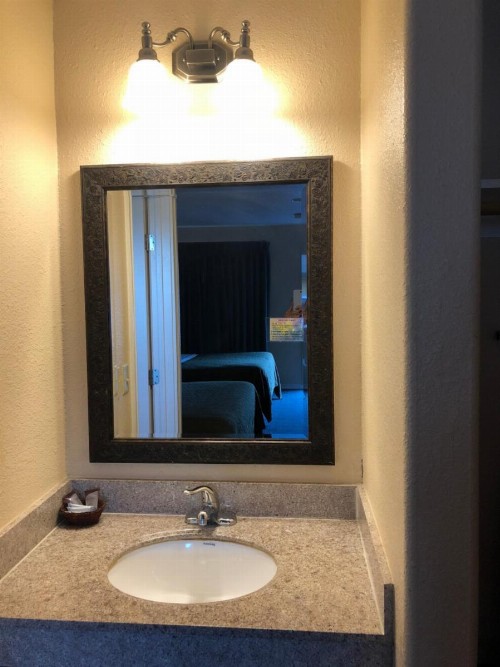Arroyo Village Inn - image 7
