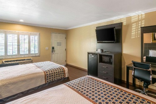 Rodeway Inn Artesia Cerritos - image 13
