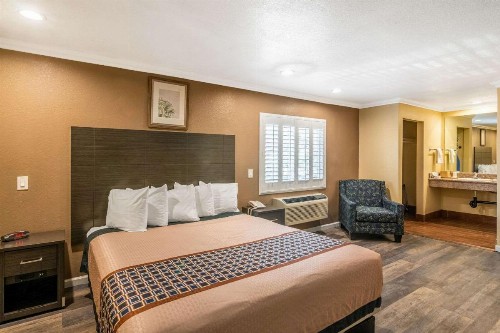 Rodeway Inn Artesia Cerritos - image 19
