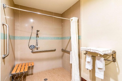 Rodeway Inn Artesia Cerritos - image 23