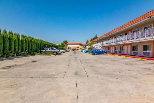 Rodeway Inn Artesia Cerritos - image 3
