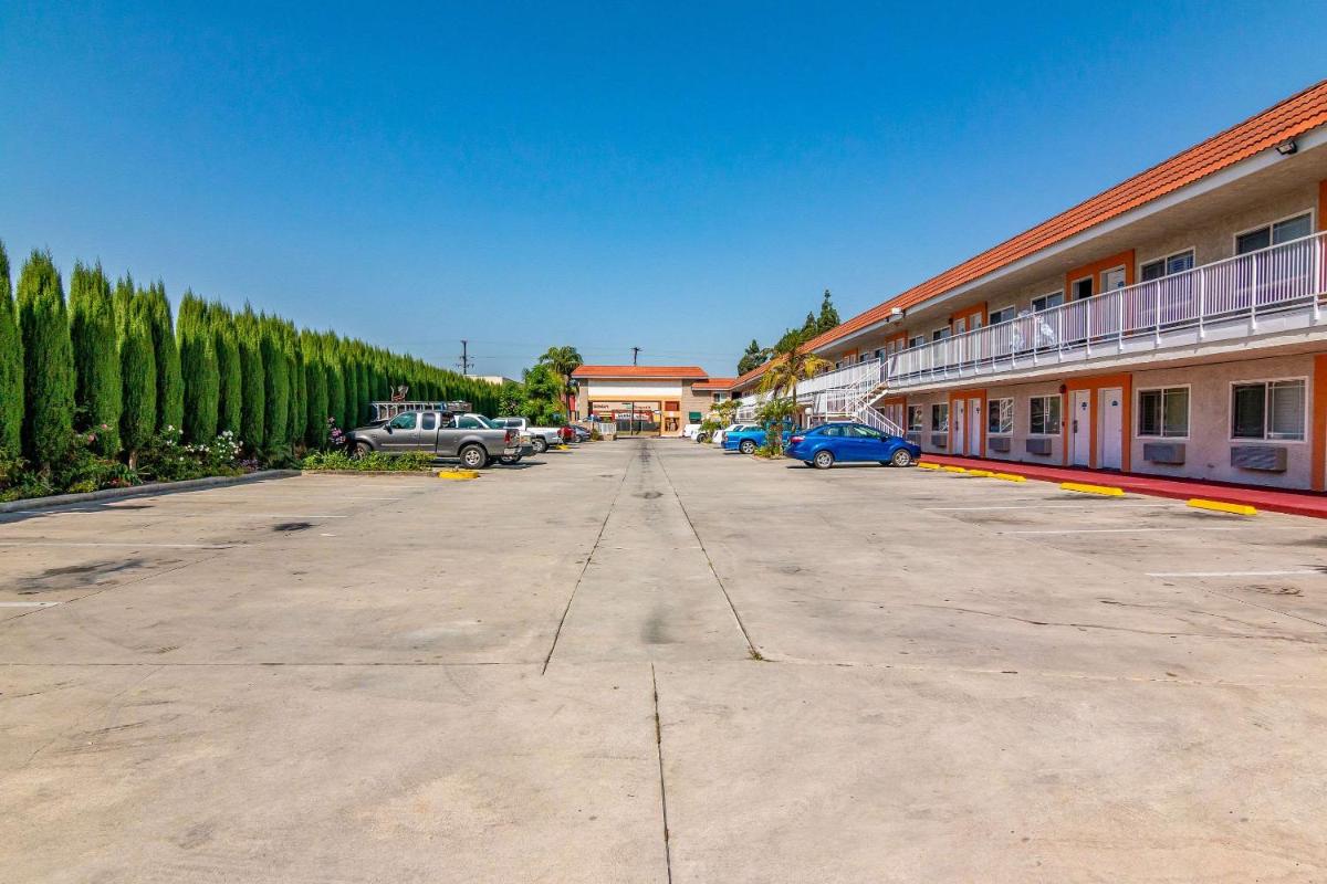 Rodeway Inn Artesia Cerritos - image 3