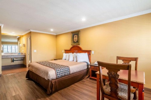 Rodeway Inn Artesia Cerritos - image 30