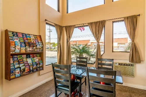Rodeway Inn Artesia Cerritos - image 4