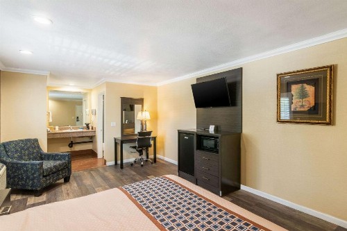 Rodeway Inn Artesia Cerritos - image 6