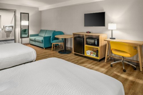 Days Inn & Suites by Wyndham Artesia - image 14