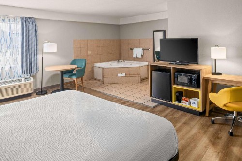 Days Inn & Suites by Wyndham Artesia - image 20