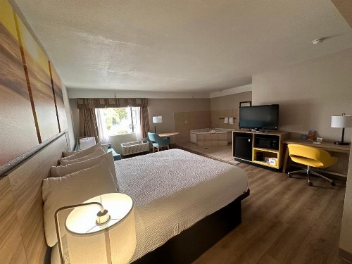 Days Inn & Suites by Wyndham Artesia - image 26