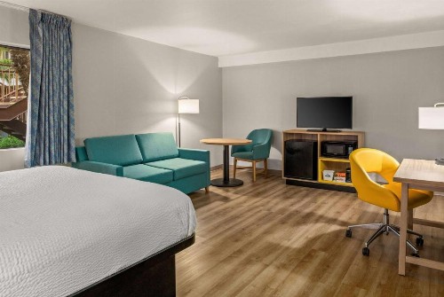 Days Inn & Suites by Wyndham Artesia - image 31