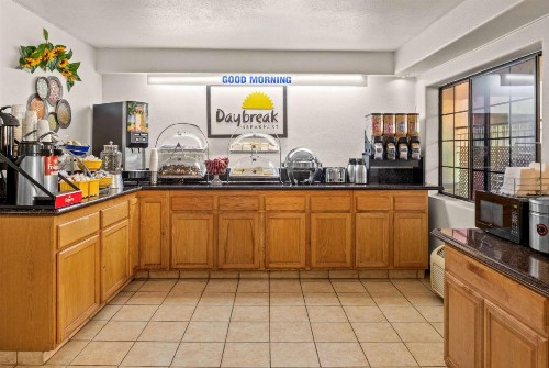 Days Inn & Suites by Wyndham Artesia - image 32