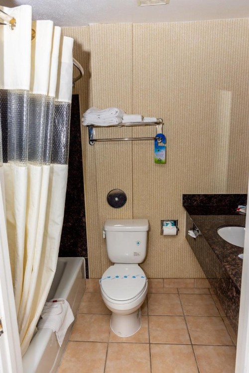 Days Inn & Suites by Wyndham Artesia - image 36