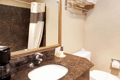 Days Inn & Suites by Wyndham Artesia - image 37