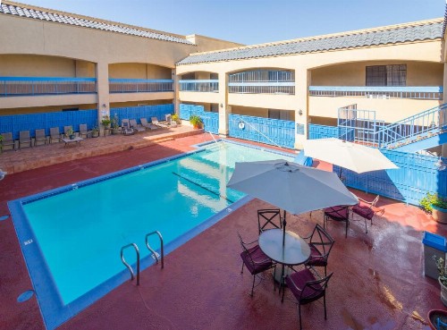 Days Inn & Suites by Wyndham Artesia - image 38