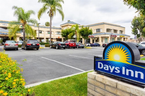 Days Inn & Suites by Wyndham Artesia - image 44