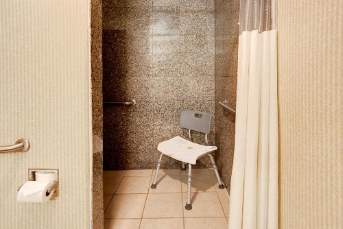 Days Inn & Suites by Wyndham Artesia - image 45