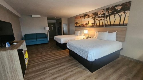 Days Inn & Suites by Wyndham Artesia - image 6