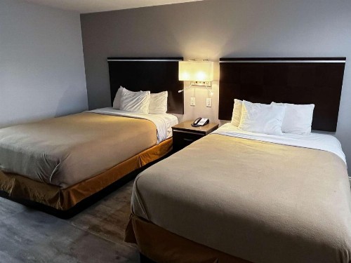 Travelodge by Wyndham Artesia - image 6