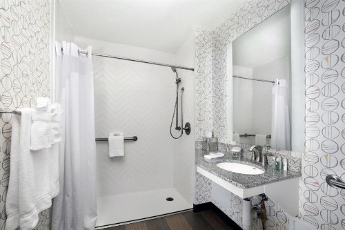 Holiday Inn Asheville East an IHG Hotel - image 30