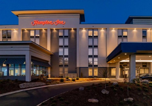 Hampton Inn Asheville-Tunnel Road - image 2